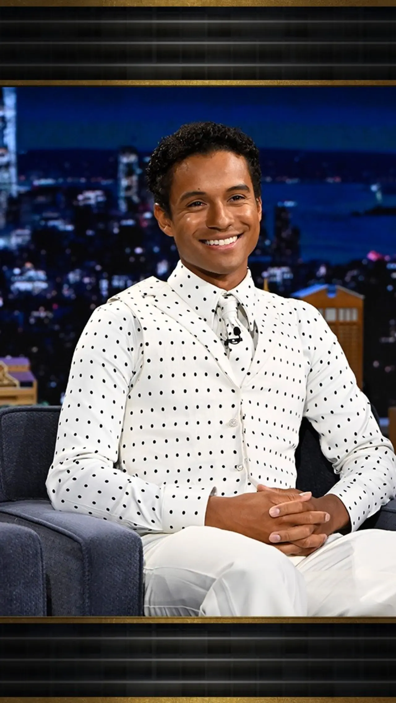 Through both his parents, he has eleven siblings - nine brothers and two sisters.